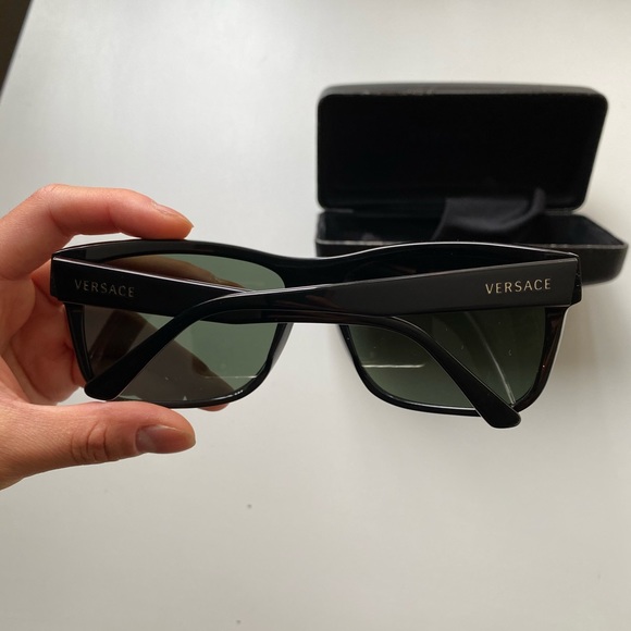 Versace sunglasses - Picture 7 of 7